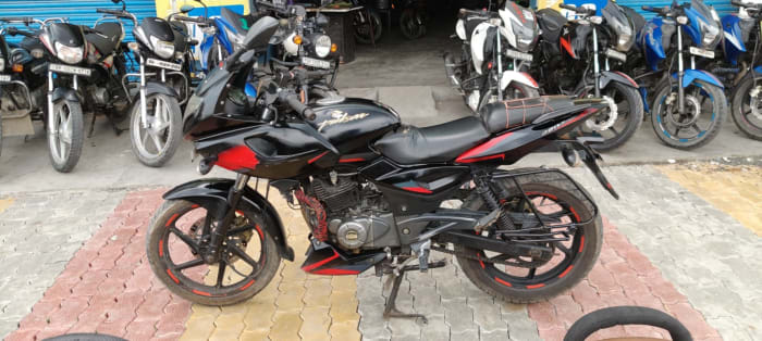 Bajaj Pulsar 220F
