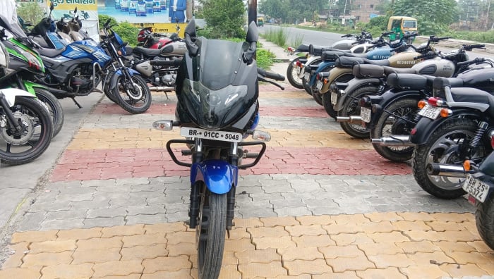BAJAJ PULSAR 220