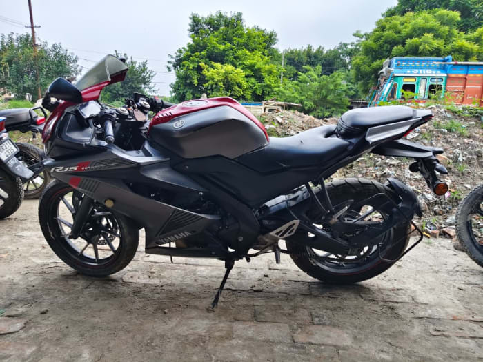 R15