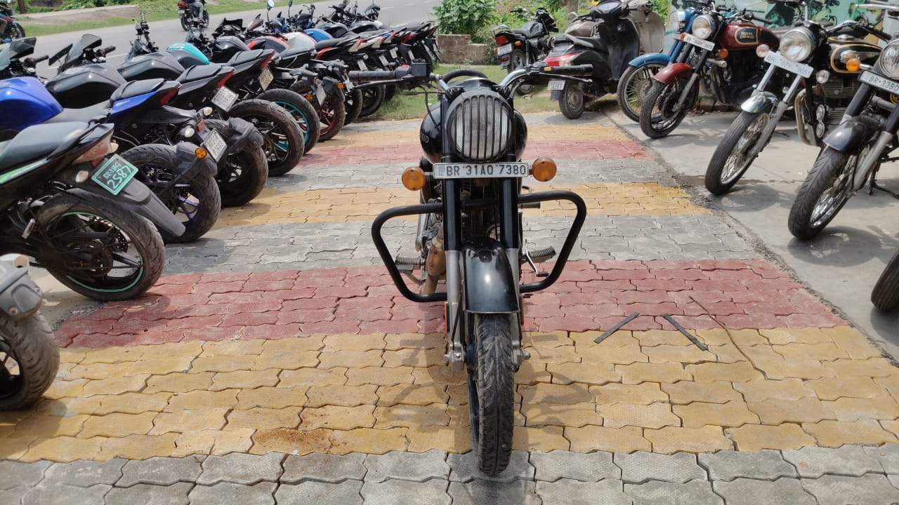 Royal Enfield Classic 350 2021 in Muzaffarpur photo 2