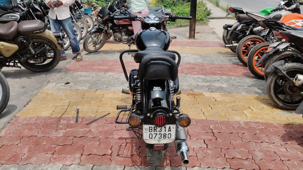 Royal Enfield Classic 350 2021 in Muzaffarpur photo 3