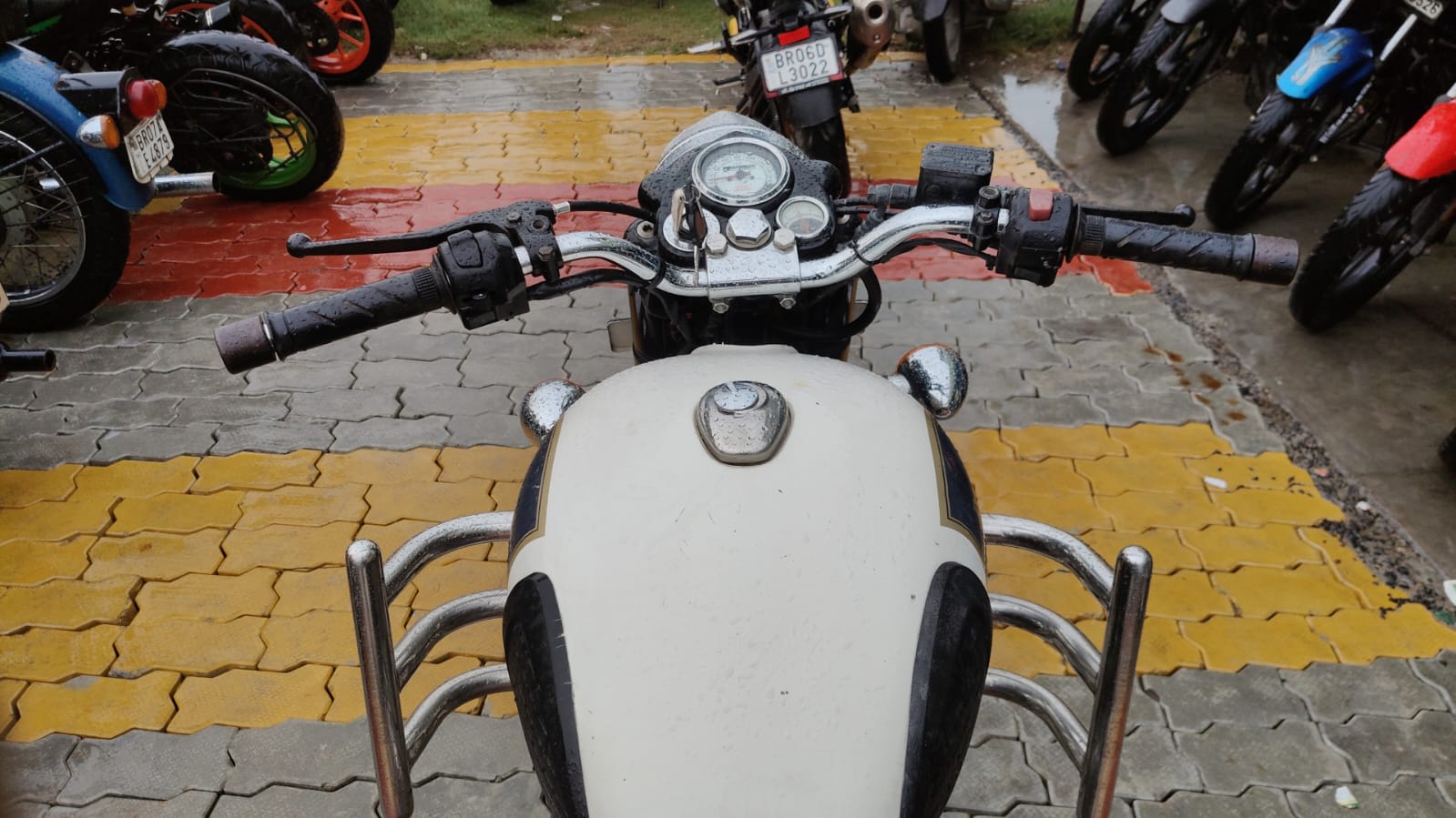 Royal Enfield Classic 350 2019 in Muzaffarpur photo 2