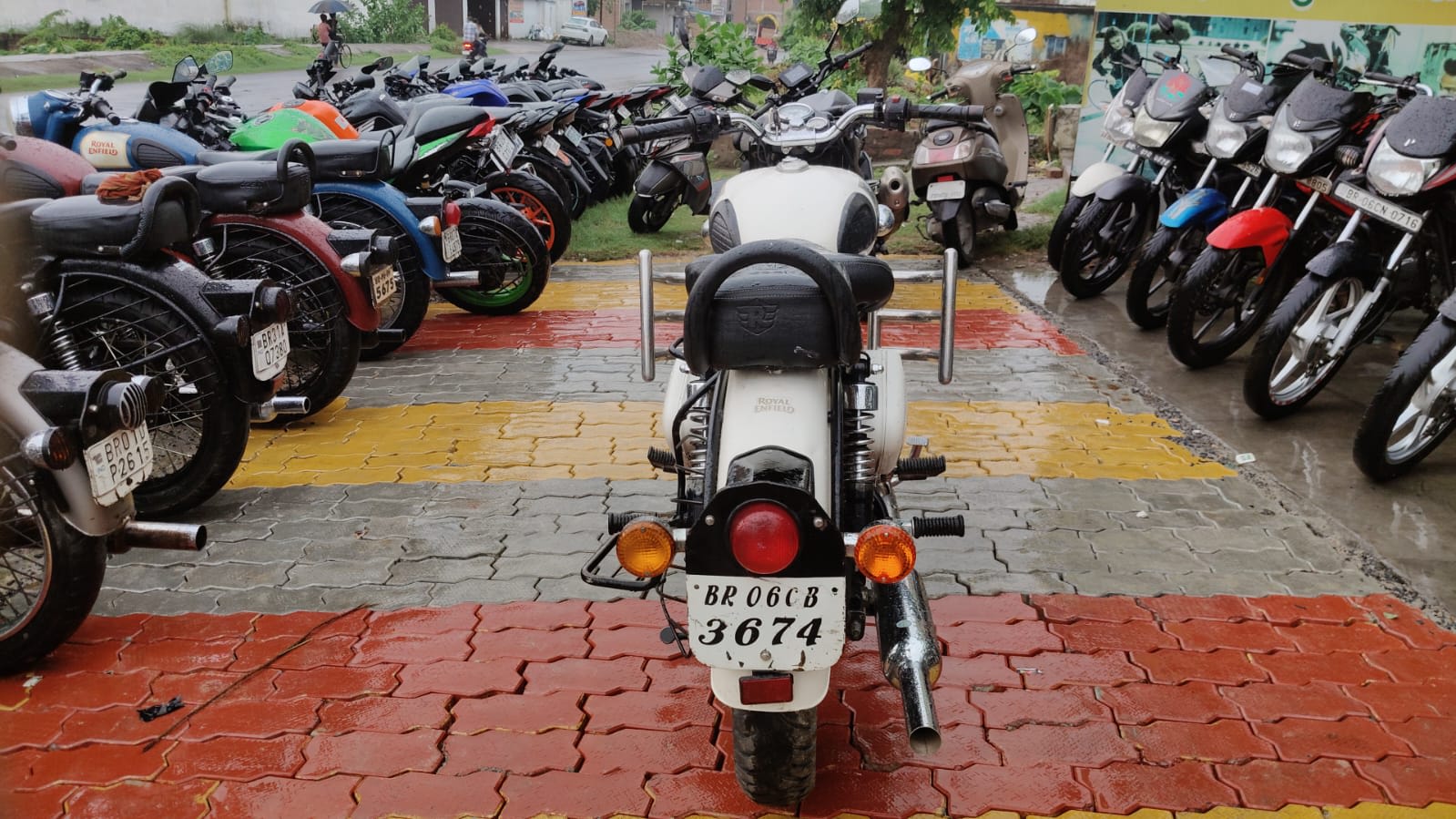 Royal Enfield Classic 350 2019 in Muzaffarpur photo 3
