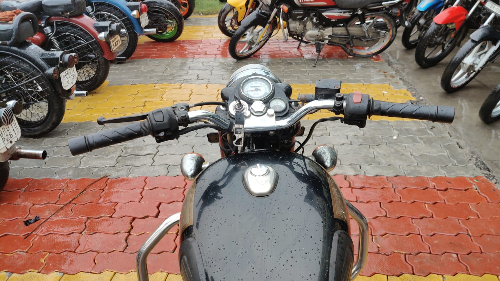 Royal Enfield Classic 350 2018 in Muzaffarpur photo 3