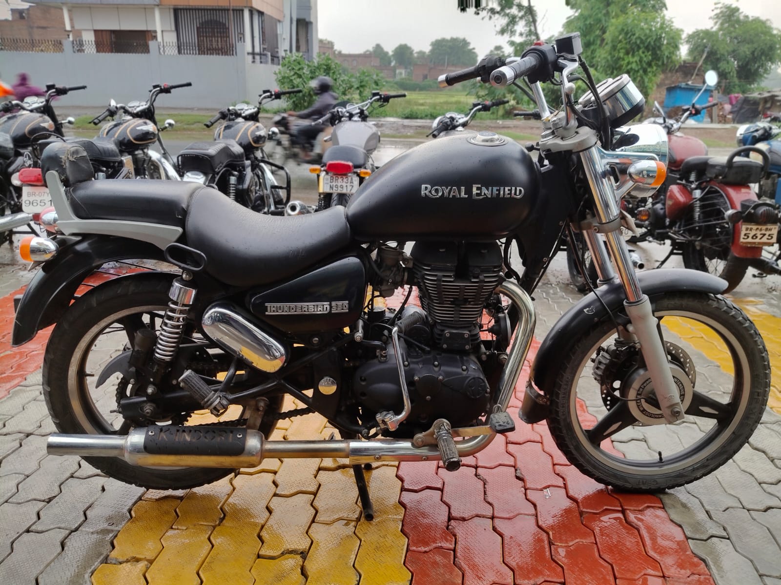 Royal Enfield Thunderbird 350 2019 in Muzaffarpur photo 2