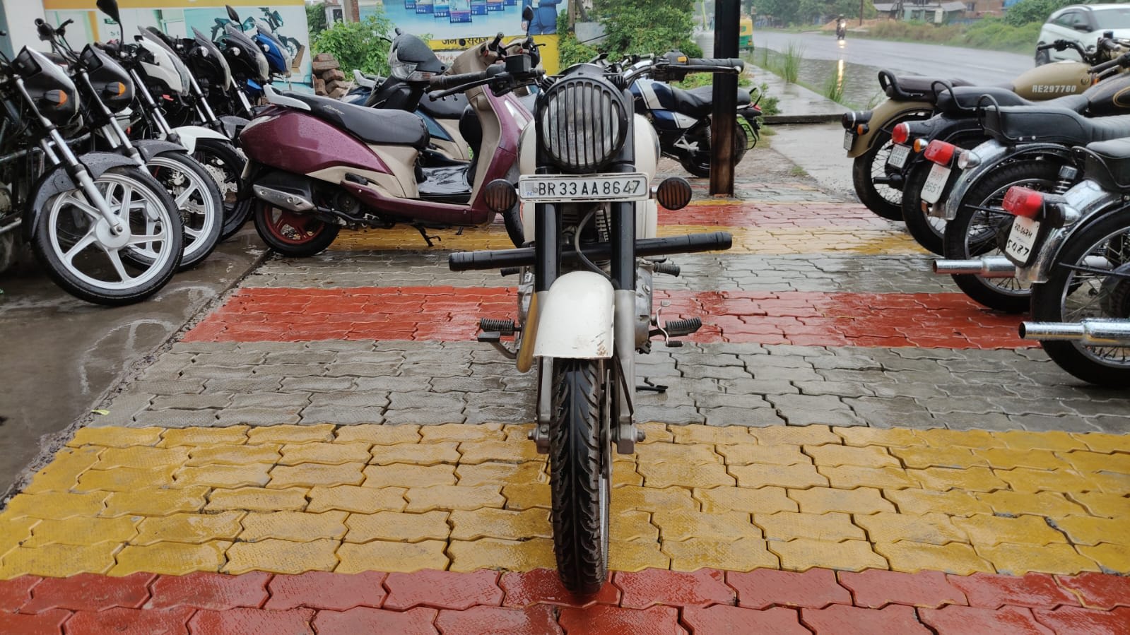 Royal Enfield Classic 350 2018 in Muzaffarpur photo 3