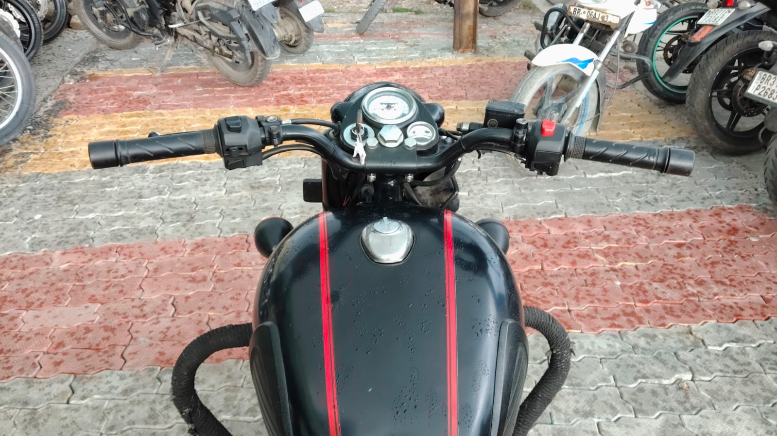 Royal Enfield Classic 350 2021 in Muzaffarpur photo 2