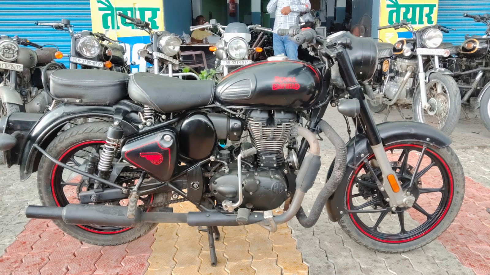 Royal Enfield Classic 350 2021 in Muzaffarpur photo 5