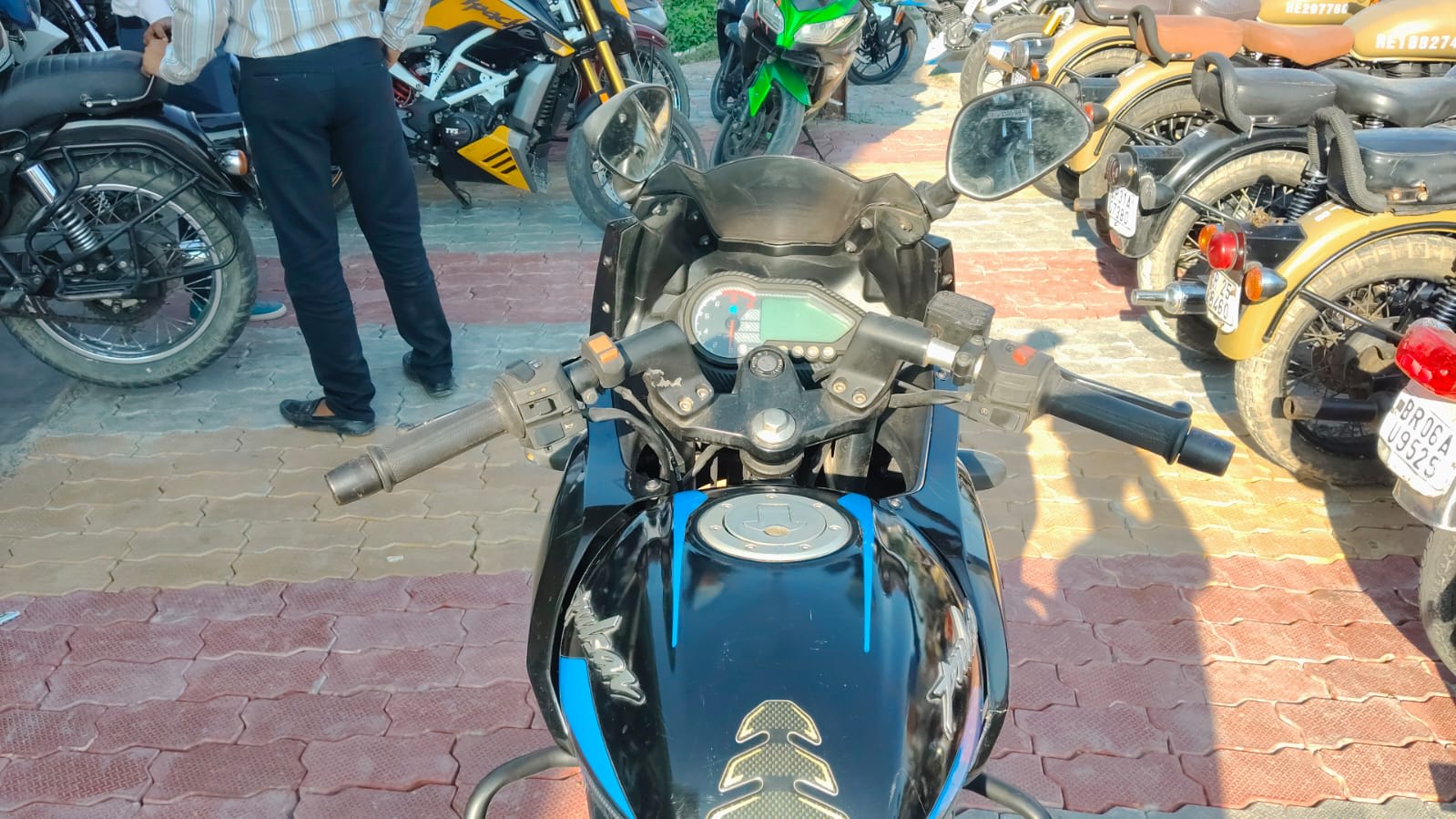 Bajaj Pulsar 220F 2018 in Muzaffarpur photo 2