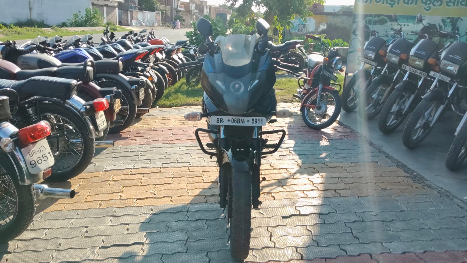 Bajaj Pulsar 220F 2018 in Muzaffarpur photo 4