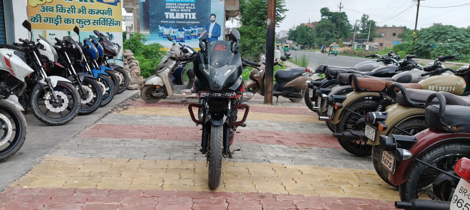 Bajaj Pulsar 220F 2018 in Muzaffarpur photo 2