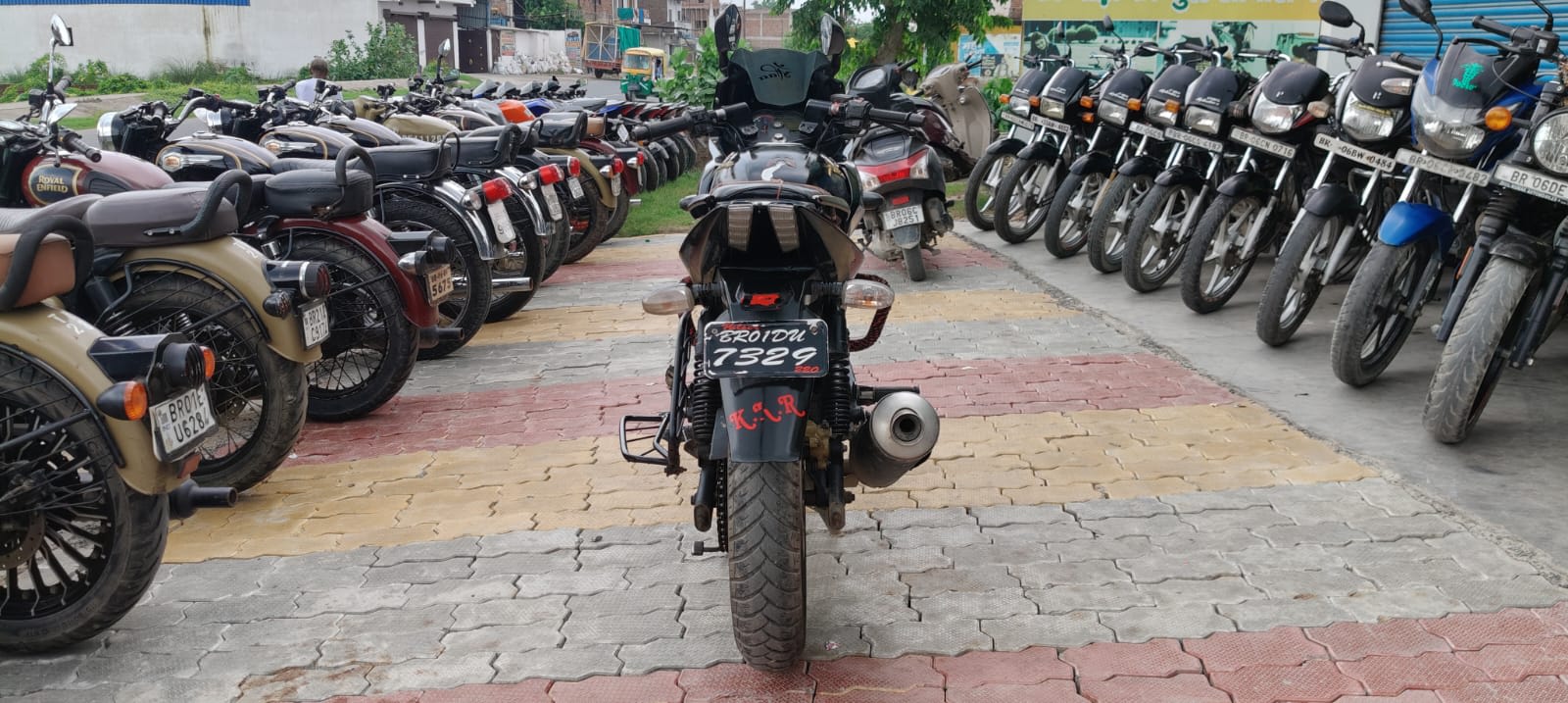 Bajaj Pulsar 220F 2018 in Muzaffarpur photo 3