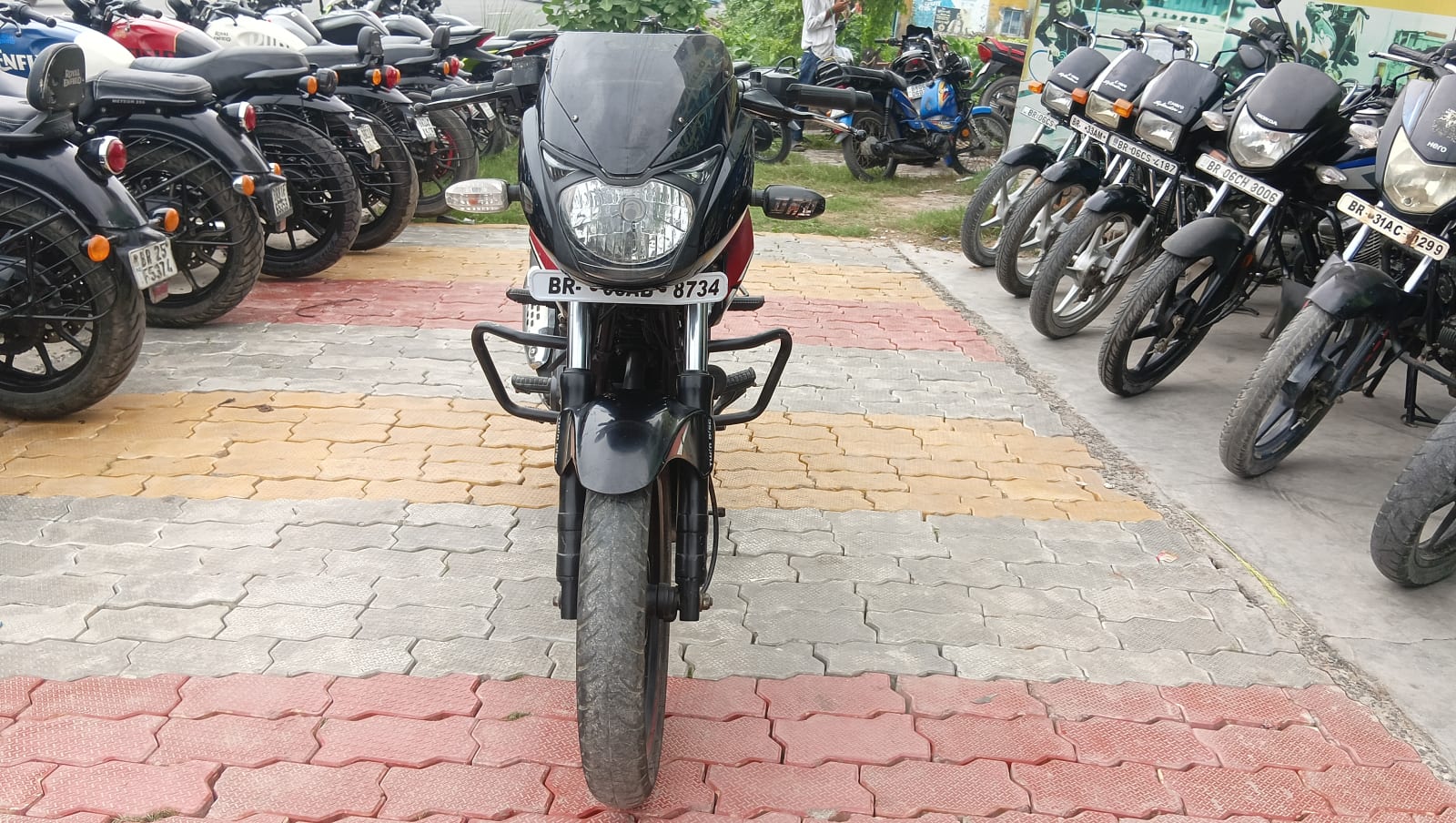 Bajaj PULSAR 150 2018