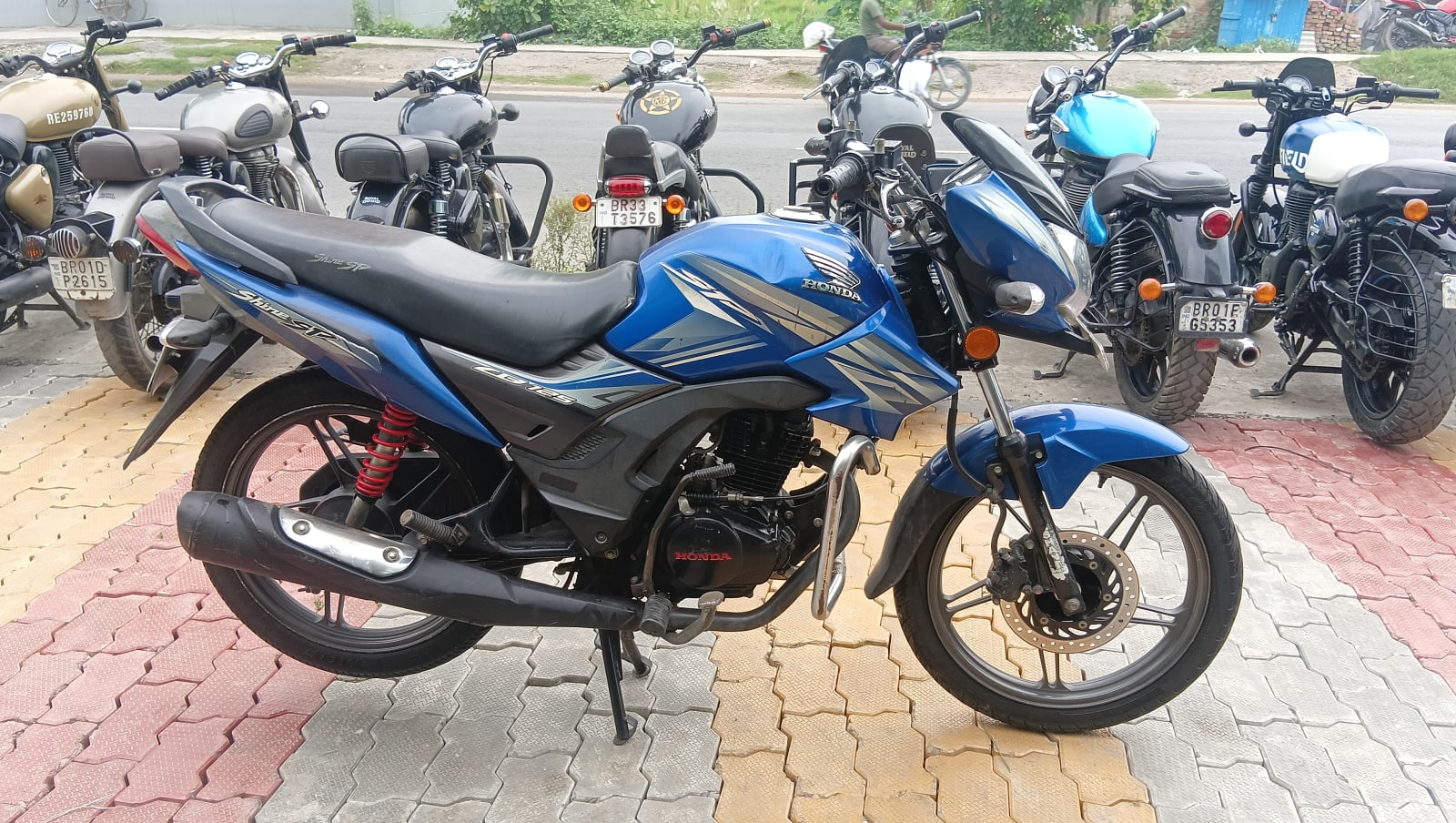 Honda SHINE 2018 in Muzaffarpur  photo 4