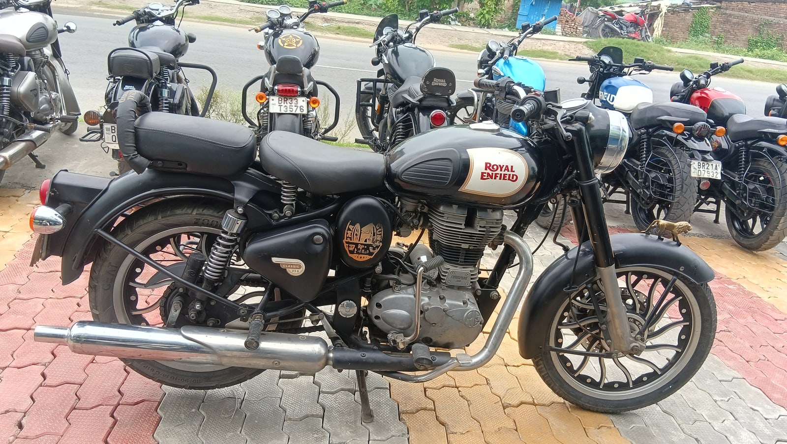 Royal Enfield CLASSIC 350 2018 in Muzaffarpur  photo 3