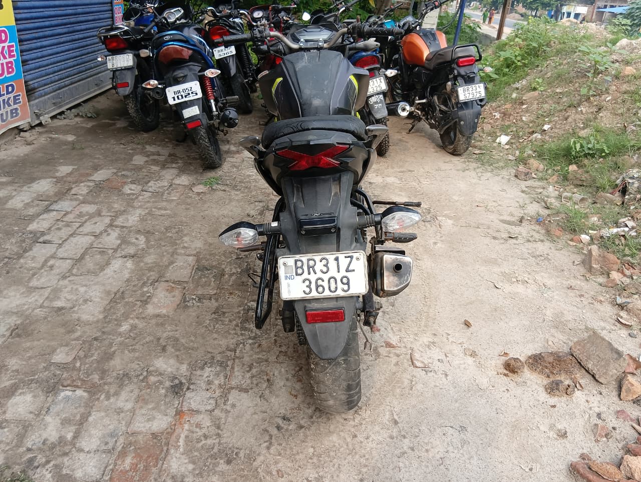 Honda HORNET 2017 in Muzaffarpur photo 2