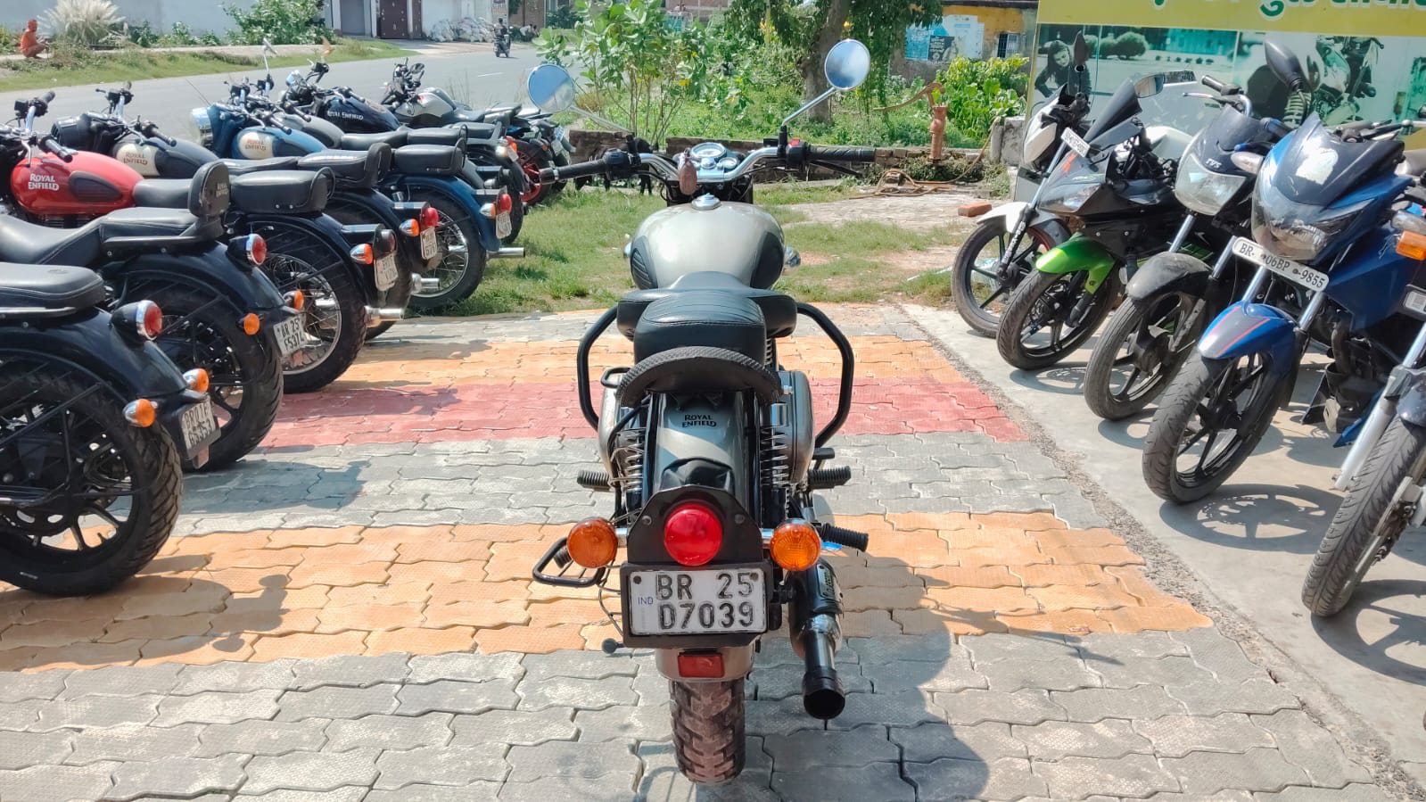 Royal Enfield Classic 350 2020 in Muzaffarpur photo 2