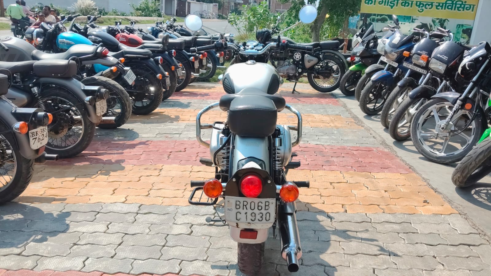 Royal Enfield Classic 350 2016 in Muzaffarpur photo 2