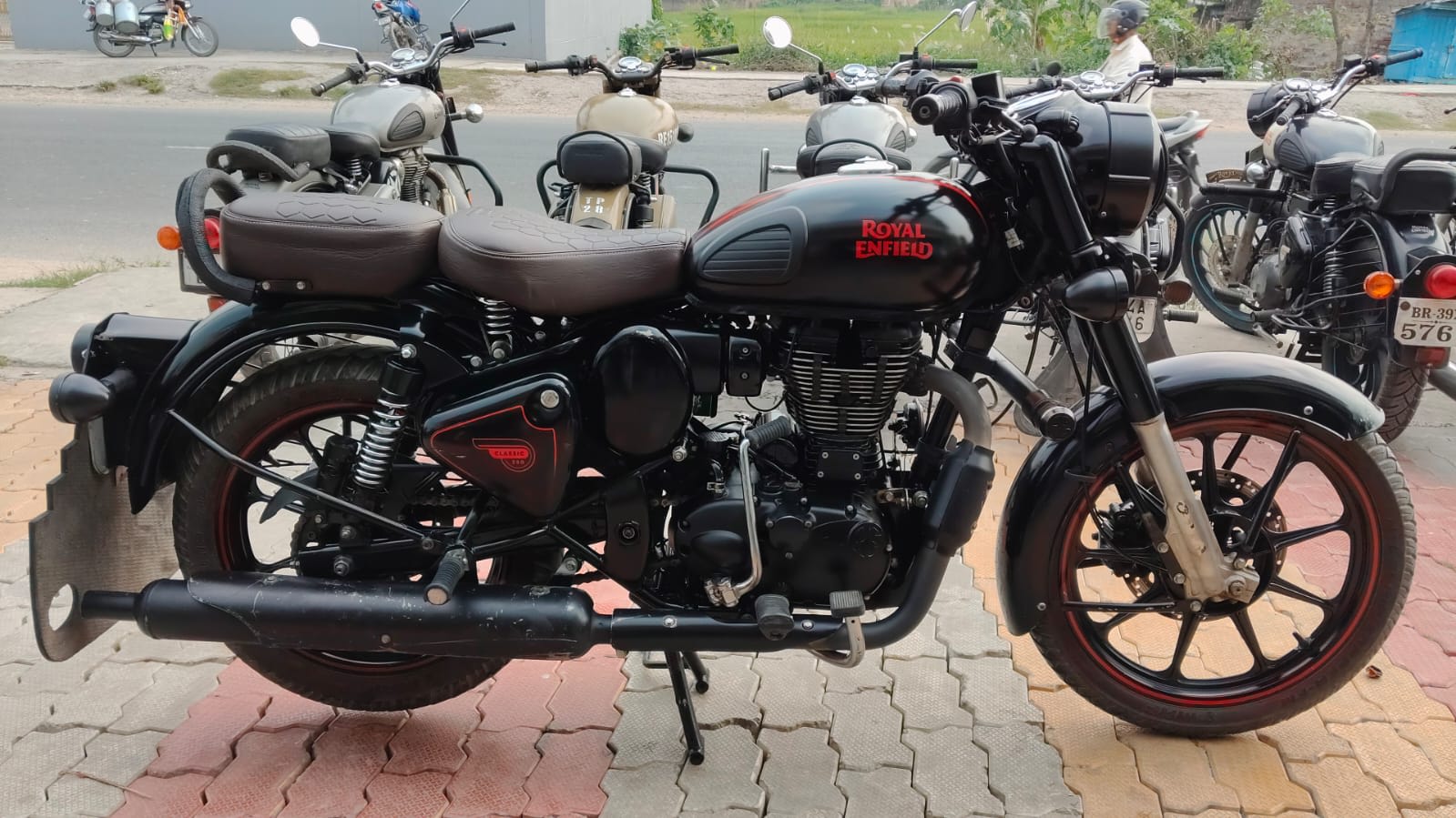 Royal Enfield Classic 350 2021 in Muzaffarpur photo 4