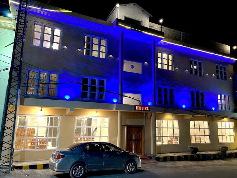 Bottleneck Hotel & Restaurant