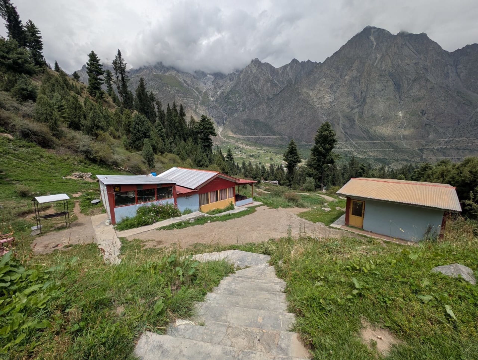 Flying Bird Resort — Near Ski Resort accommodation