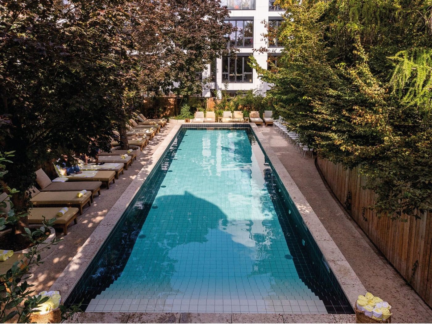 MOB House Saint-Ouen · piscine extérieure 20 mètres Philippe Starck