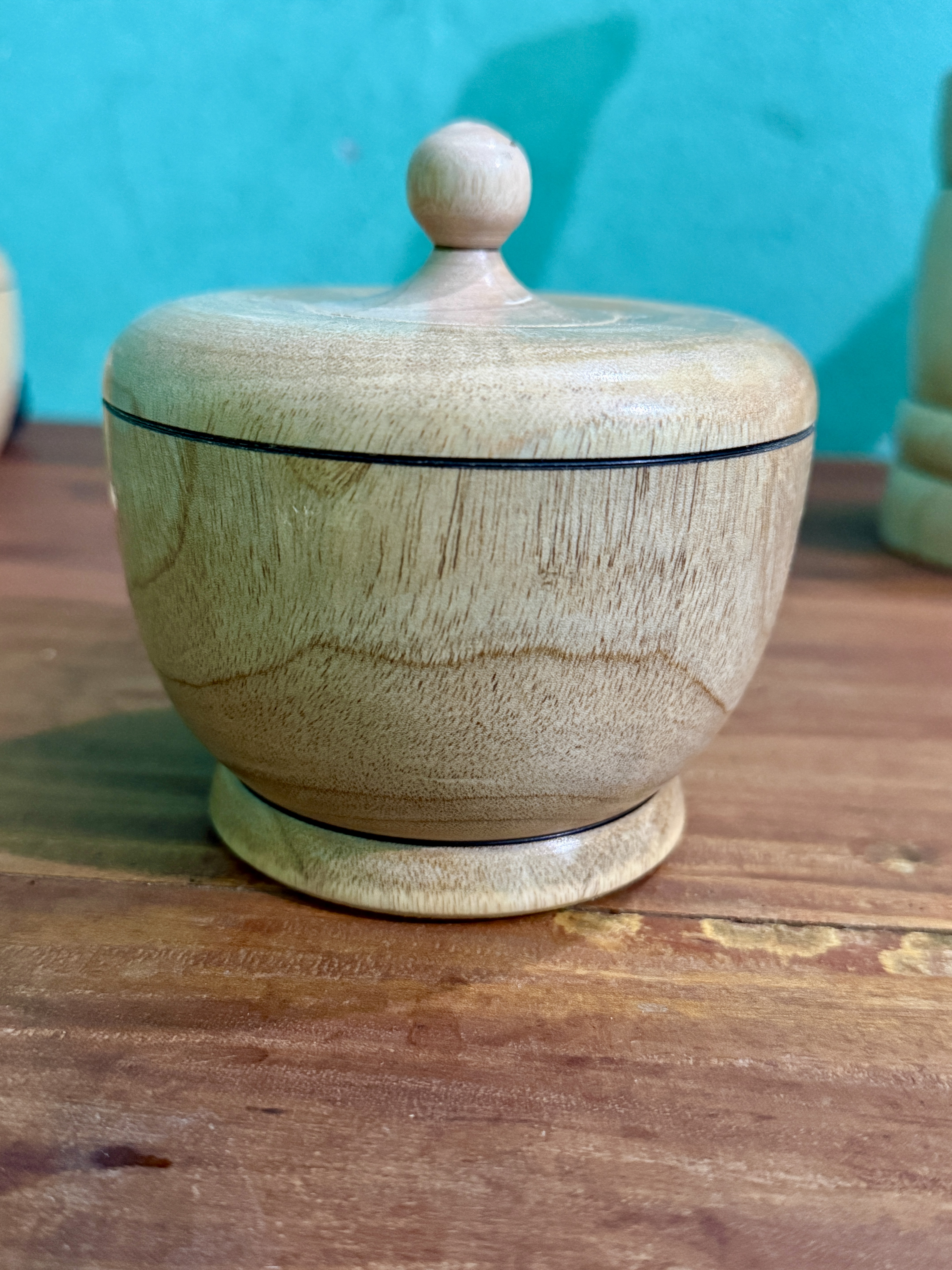 কাঠের পাউডার দানি (Wooden Powder Box)