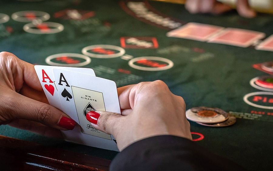 Tuyệt chiêu chơi game Baccarat hiệu quả với chiến thuật Alembert