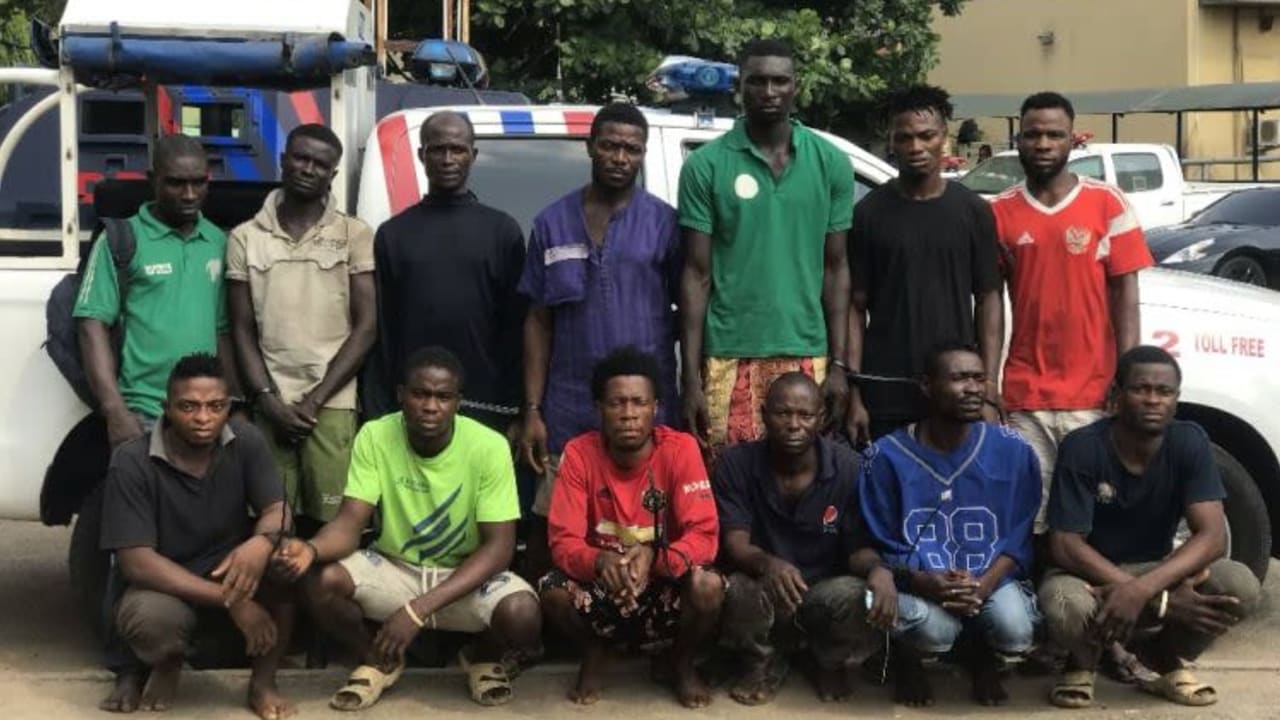 13 traffic robbers busted in Lagos 13 traffic robbers busted in Lagos