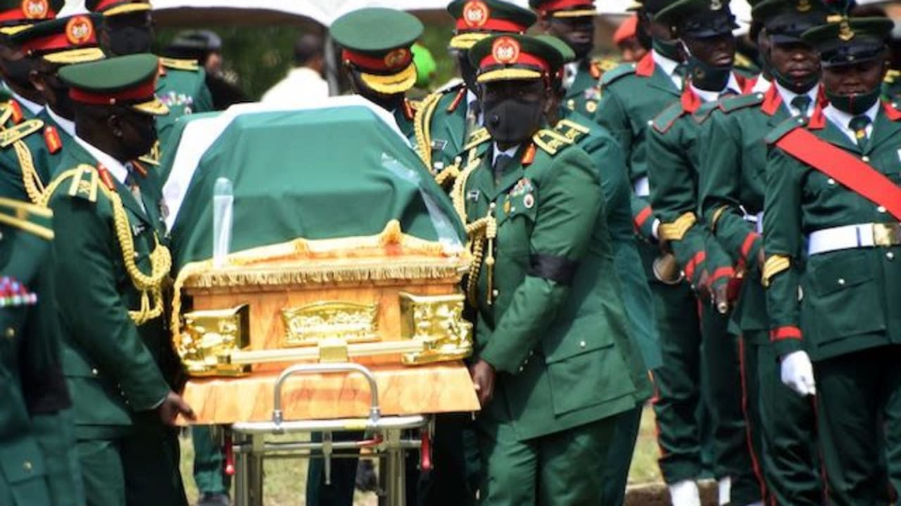 General Ahanotu weeps for Attahiru during funeral ceremony in Abuja General Ahanotu weeps for Attahiru during funeral ceremony in Abuja