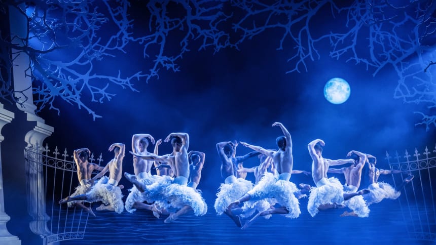 MATTHEW BOURNE'S SWAN LAKE. The Company. Photo Johan Persson
