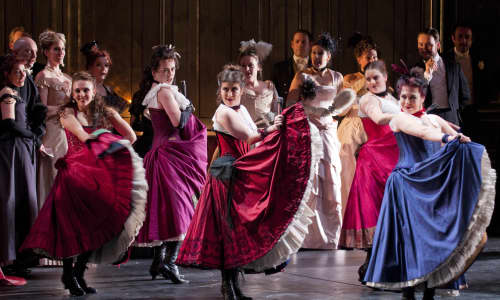 2012 WNO production La traviata. Photo by Roger Donovan.