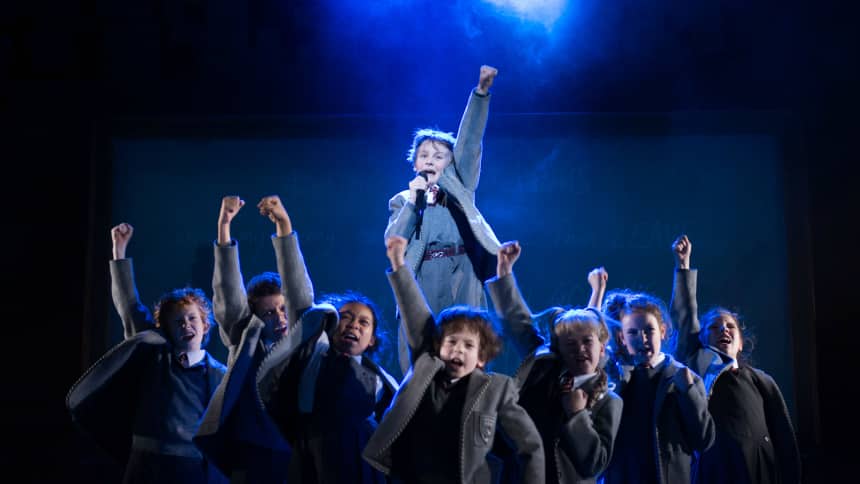 Christmas Shows in South Wales, Six Christmas Shows in South Wales