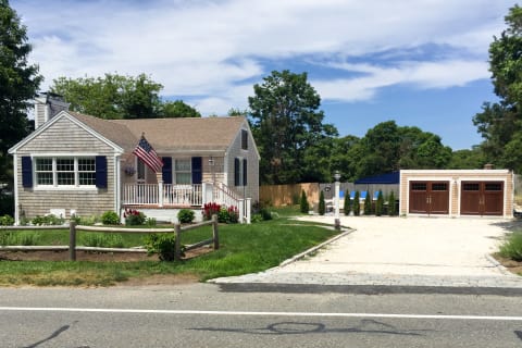 Cute Cottage Just Up the Road from Nauset Beach