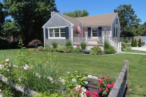 The Perfect Cottage for a Summer Retreat