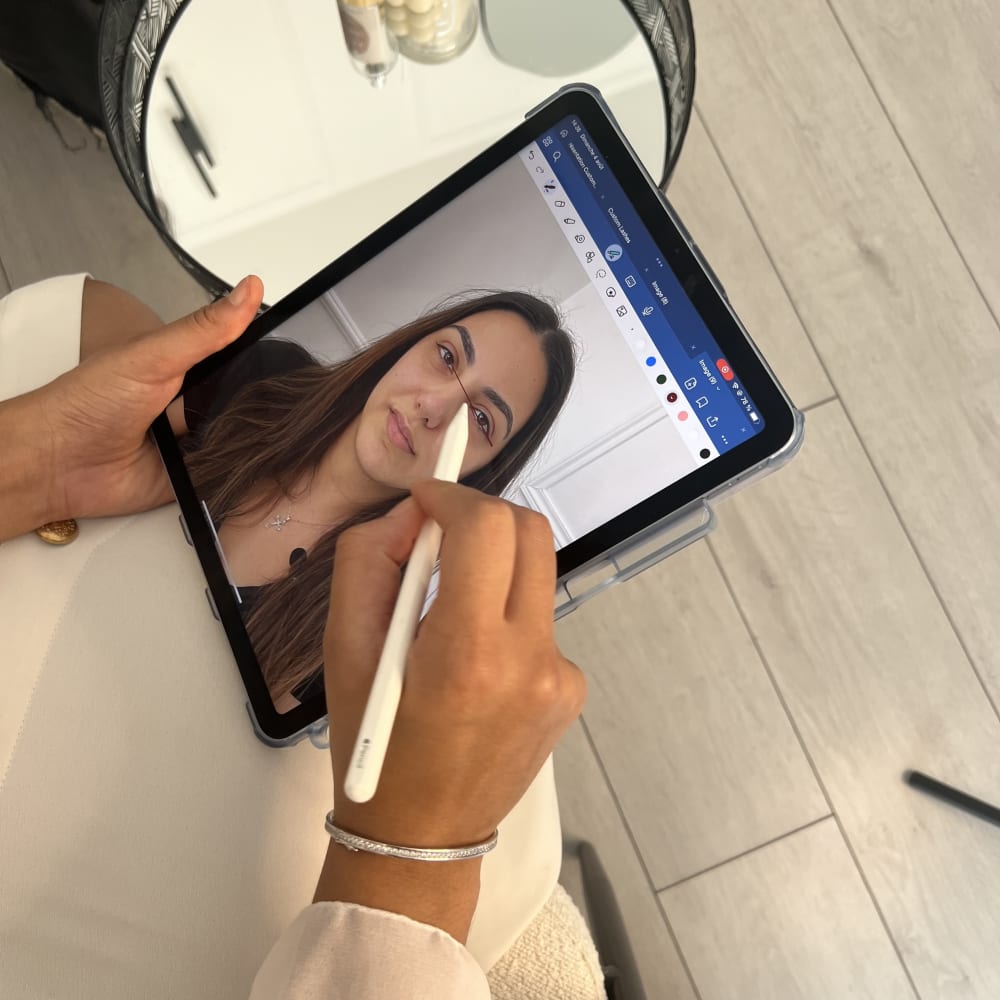 Technicienne cillaire et spécialiste du maquillage permanent à Vitry-sur-Seine