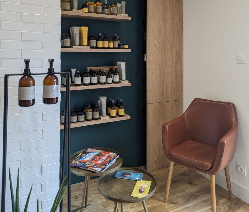 Salon de coiffure à Saint-Laurent-sur-Sèvre, France