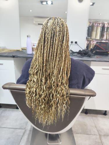 Salon de coiffure afro pour femmes à Cannes