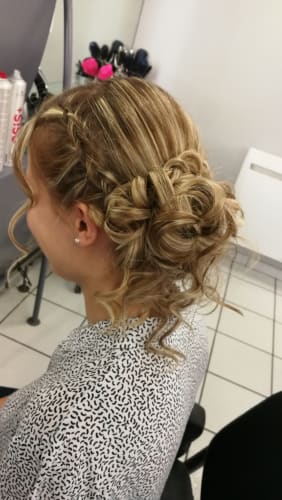 Un joli chignon de mariée