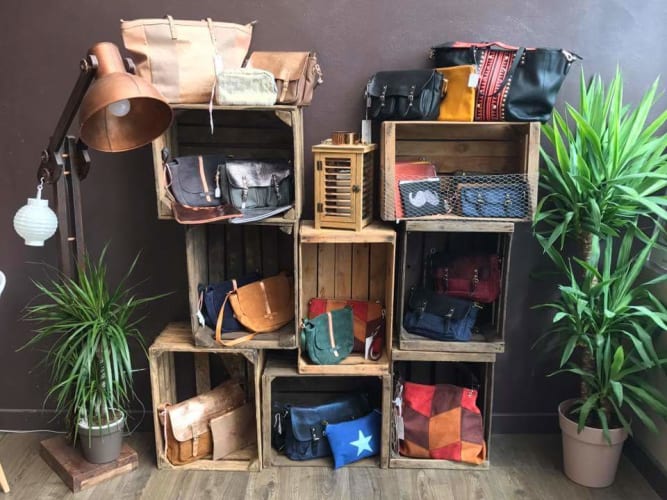 Le coin boutique avec différentes propositions d'idées cadeau 