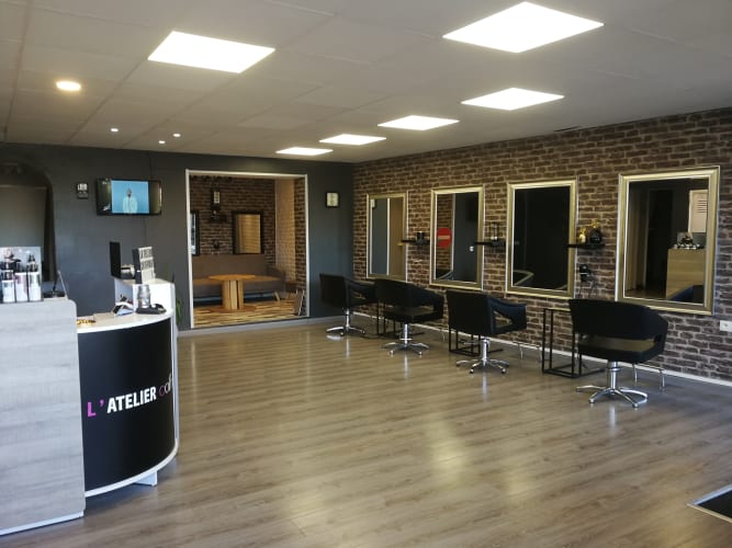 Une salle spacieuse et parfaitement agencée 