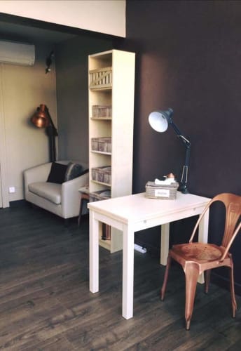 La cabine de soins de l'institut de beauté l'Eveil des sens à Saint-Clair-du-Rhône