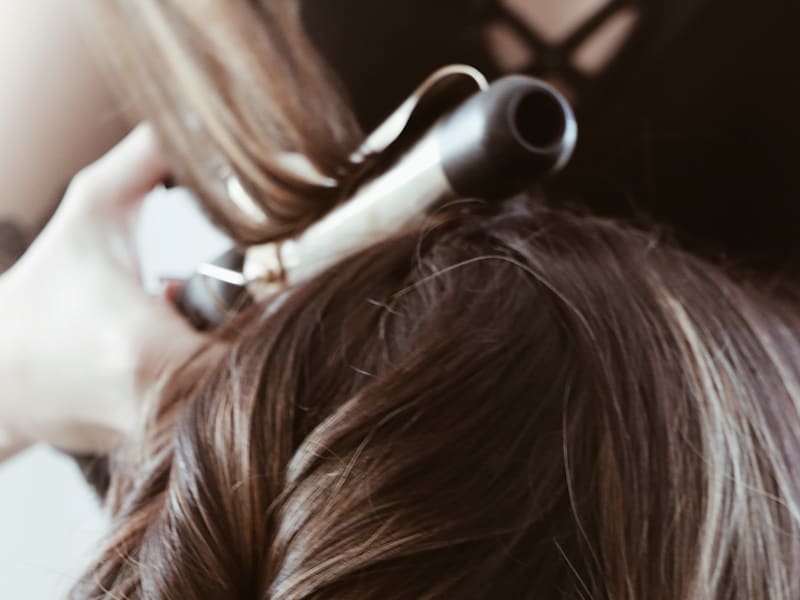 Salon de coiffure pour femmes, lissage brésilien à Enghien-les-Bains (95880)