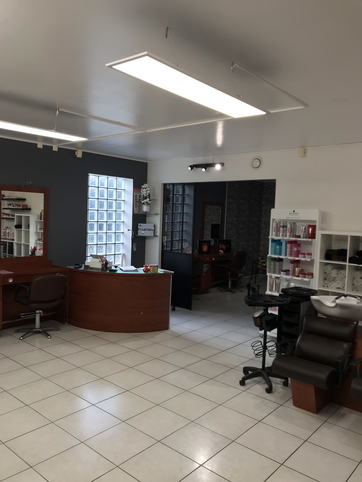 Salon de coiffure à Le Coudray-Montceaux