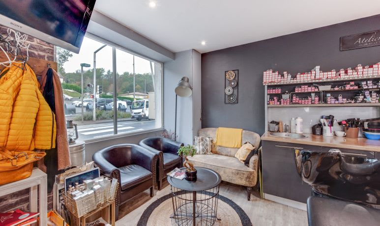 Style & Tendances Coiffure salon de coiffure à Marsac-sur-l'Isle - 24430