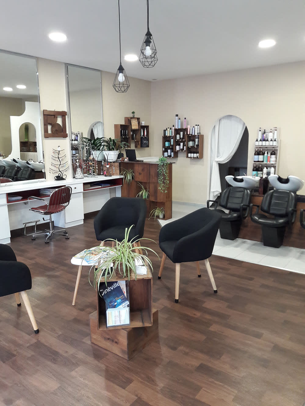 Salon de coiffure à Laval