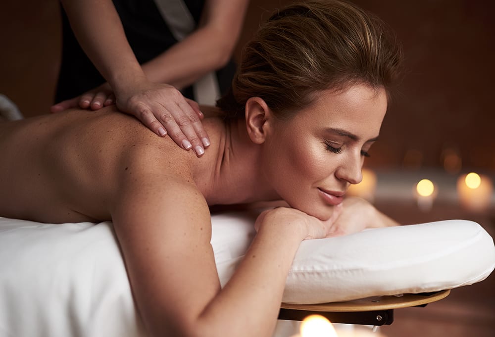 Praticienne spécialisée dans les massages thérapeutiques et la beauté du regard à Torcy 