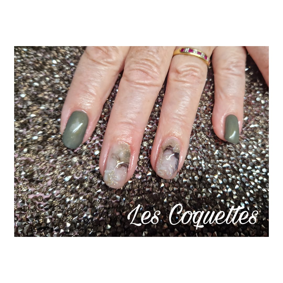 Bar à ongles à Villeneuve-lès-Avignon