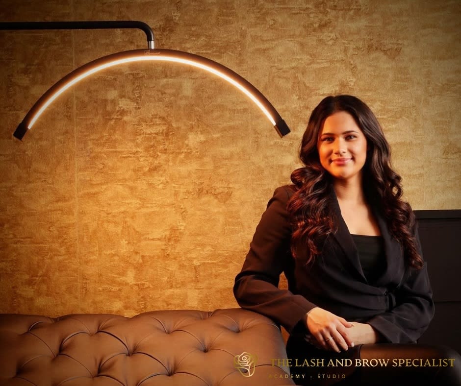 Demelza Lash & Brow Specialist