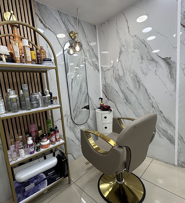 Elegante en natuurlijke nagels met BIAB-behandelingen en luxe manicure
